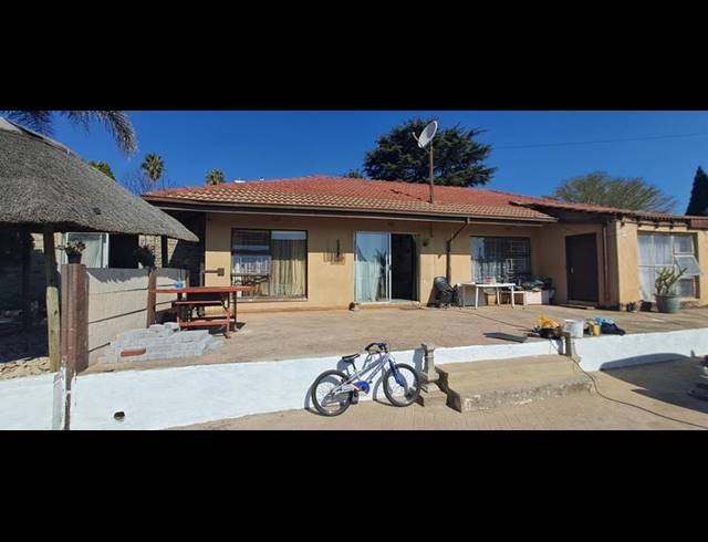 6 BEDROOM HOUSE FOR SALE IN NORKEM PARK